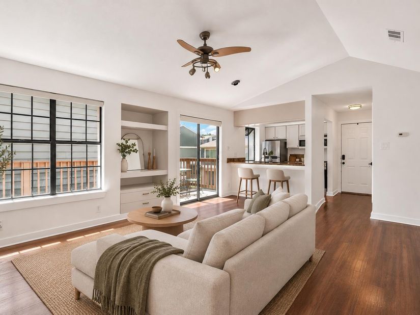 2215 Post RD 2072, Austin TX 78704