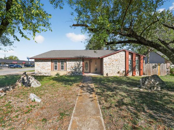1209 Sagebrush DR, Round Rock TX 78681
