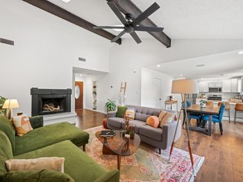 2526 Mcgregor DR