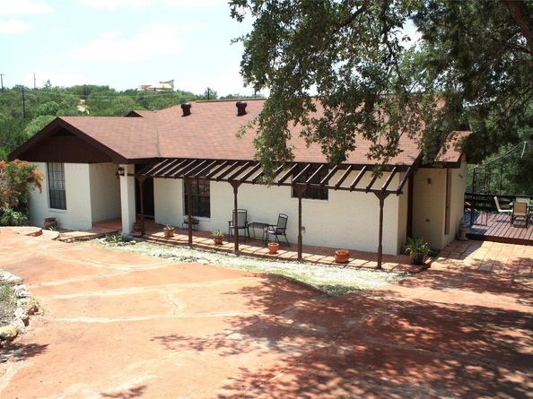 1004 Daviot DR, Briarcliff TX 78669