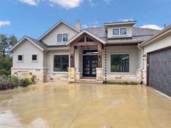302 Highland Spring LN