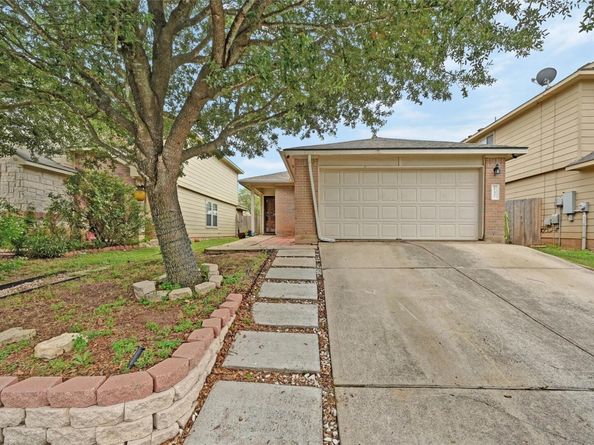 137 Hillhouse LN, Manchaca TX 78652