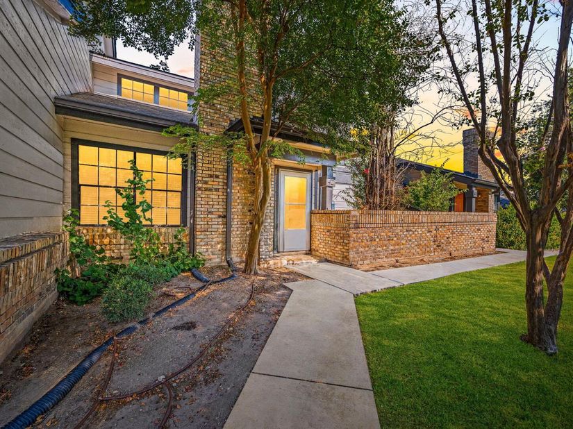 1748 Ohlen RD 42, Austin TX 78757