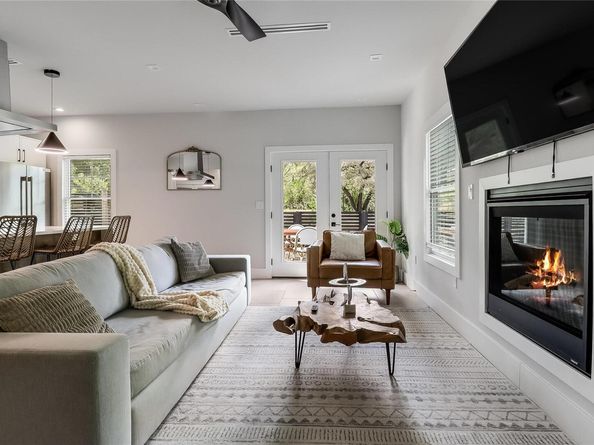 1111 W Annie ST B, Austin TX 78704