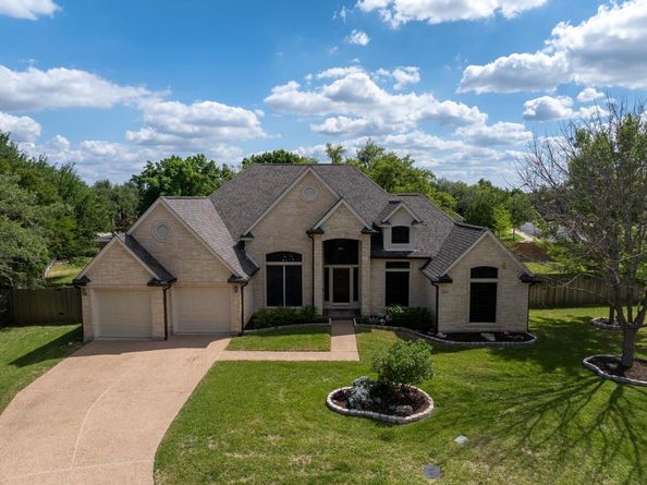 15825 Chatham Wood Dr, Austin TX 78717