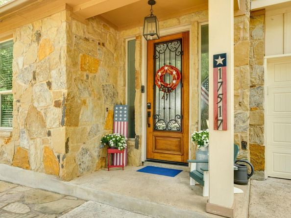 17517 Panorama DR, Dripping Springs TX 78620