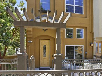 3911 Vicolo Terrace