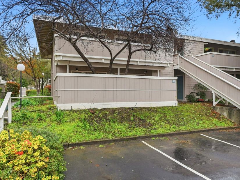500 W Middlefield Road 121, Mountain View CA 94043