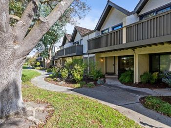 646 S Ahwanee Terrace