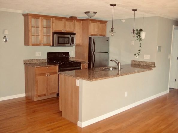 56 Townsend St C21, Abington MA 02351