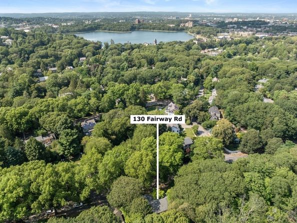 130 Fairway Rd, Brookline MA 02467