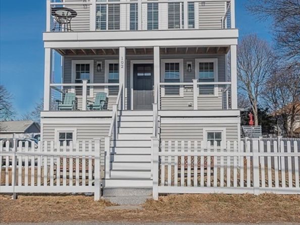 102 Edgewater Rd, Hull MA 02045