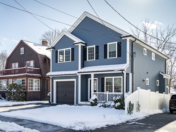 126 Dale St, Waltham MA 02451