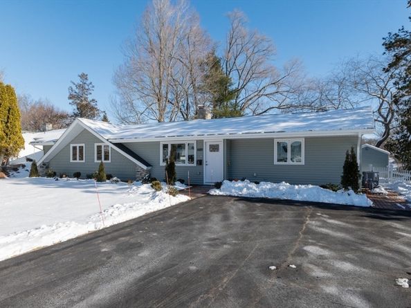 689 Old Connecticut Path, Framingham MA 01701