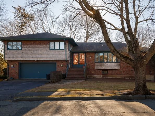 11 Angenica Ter, Marblehead MA 01945