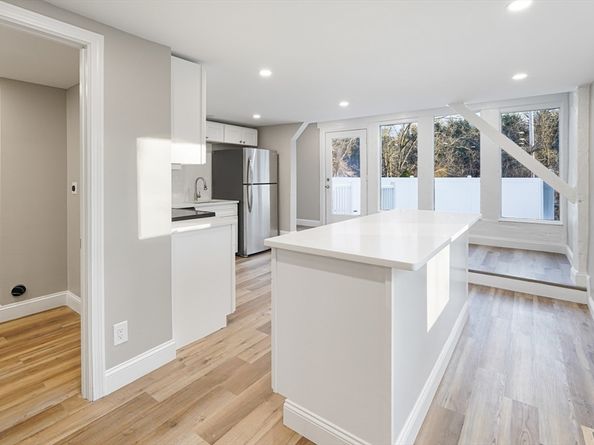 98 Southville Rd 1, Southborough MA 01772