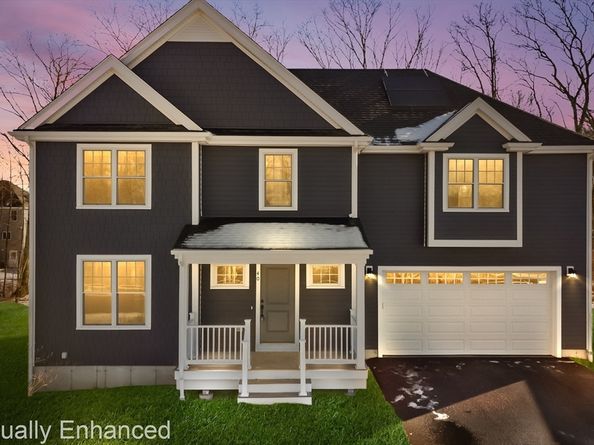 40 Timber Crest Dr, Medway MA 02053