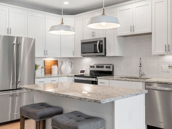 5 Peters Farm Way 105, Westborough MA 01581