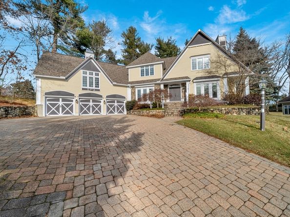4 Andover Country Club Ln, Andover MA 01810