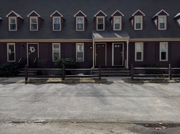 139 Wellman Ave 139, Chelmsford MA 01863
