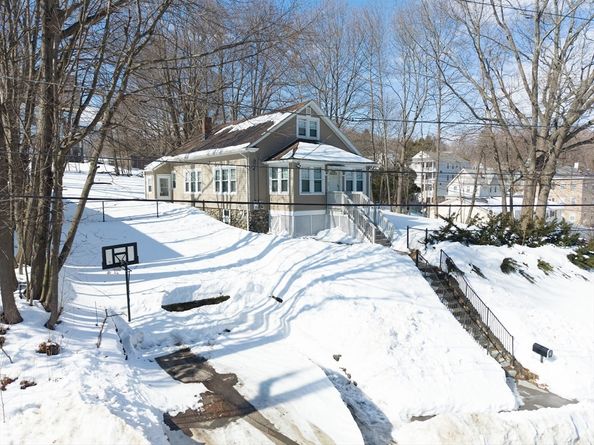 4 Stockholm St, Worcester MA 01607