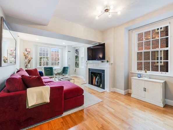 15 River St 704, Boston MA 02108