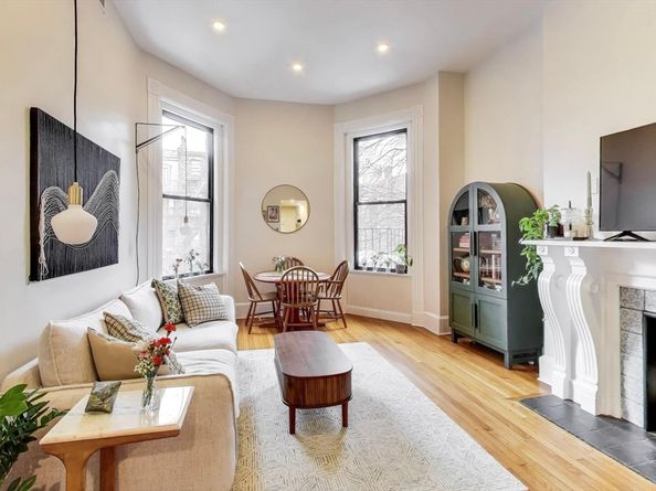 298 Commonwealth Ave 202, Boston MA 02116