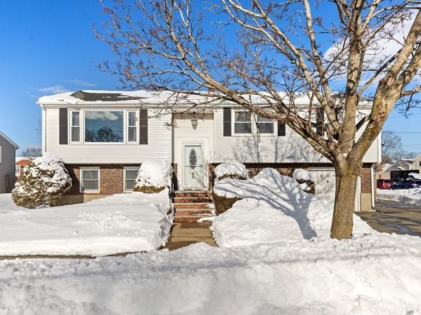 102 Suffolk St, Malden MA 02148