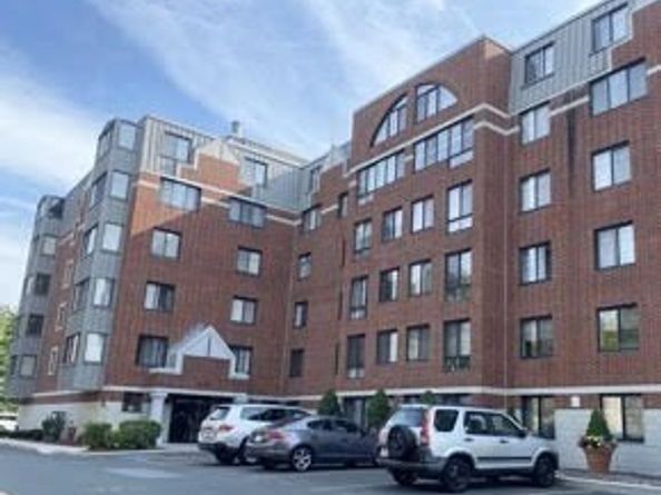 100 Ledgewood Dr 410, Stoneham MA 02180