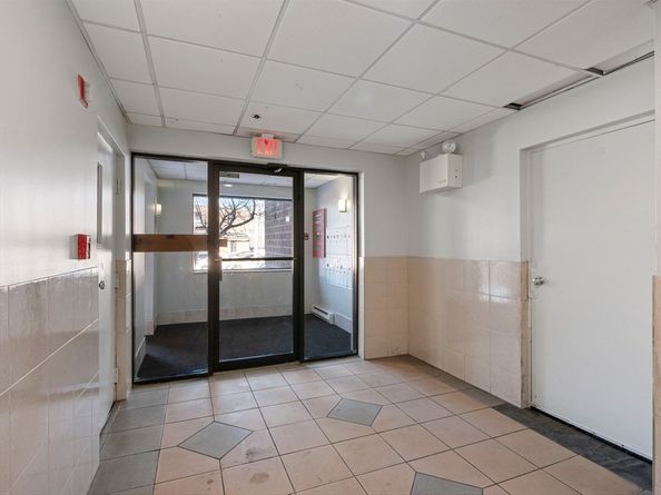 64 Foster St 403, Peabody MA 01960