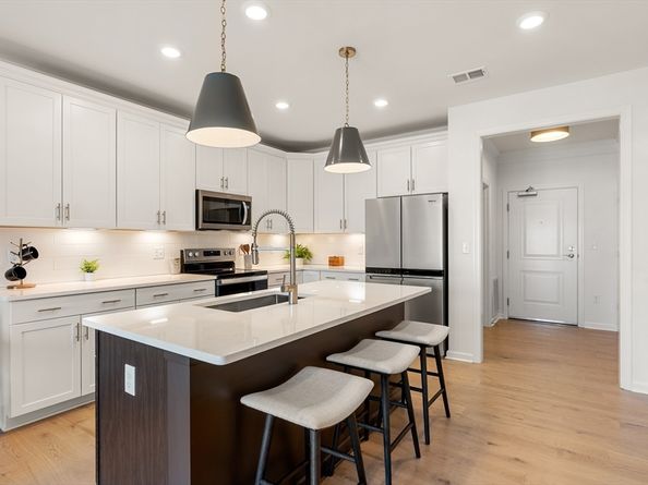 2 Codman Way 402, Westborough MA 01581