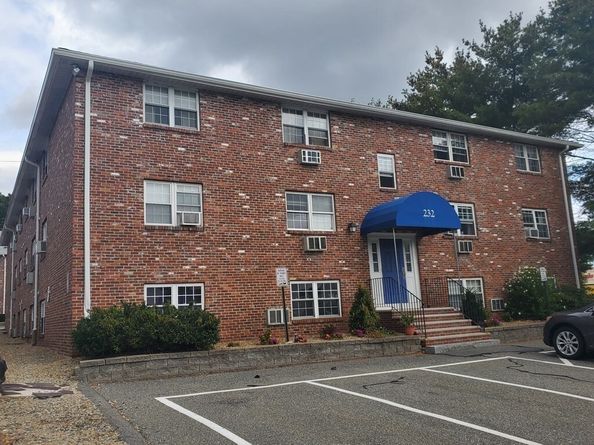 232 Low Street 7, Newburyport MA 01950