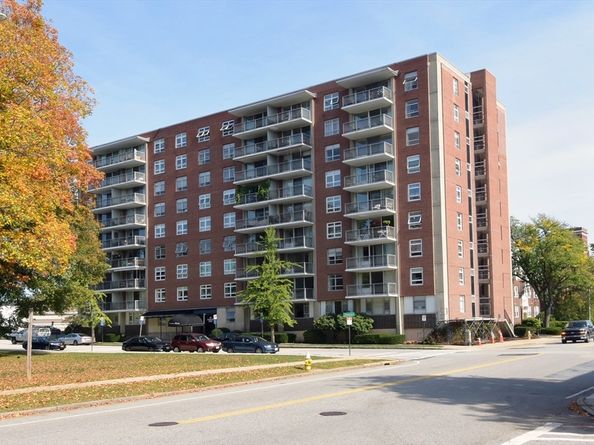 80 Salisbury St 206, Worcester MA 01609