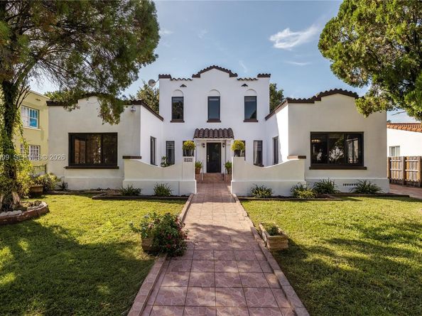 2152 SW 10th St, Miami FL 33135