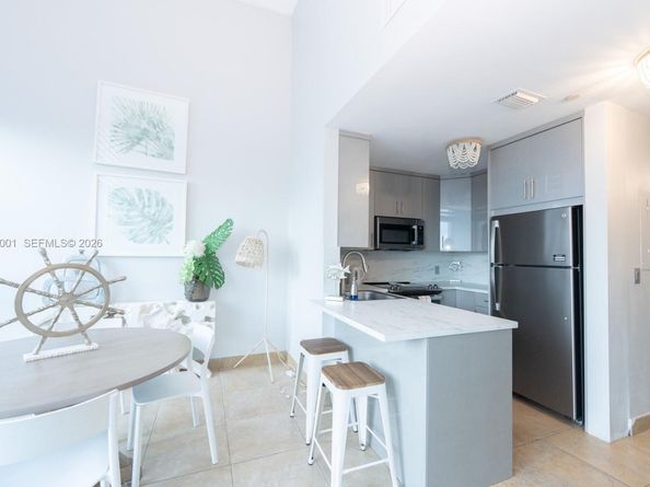 5445 Collins Ave BAY21, Miami Beach FL 33140