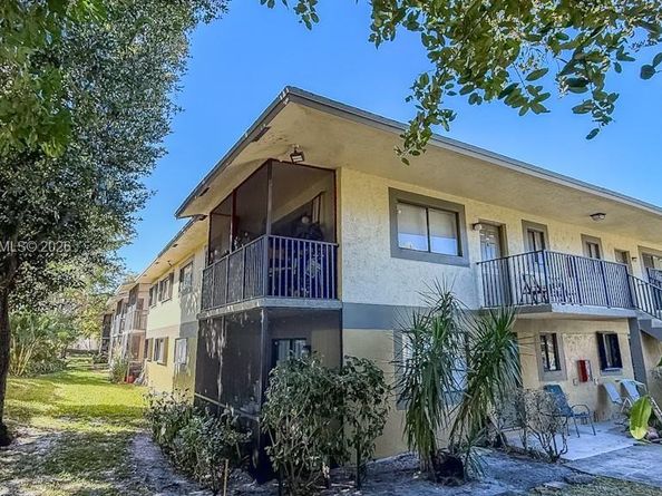 632 Trace Cir 202, Deerfield Beach FL 33441