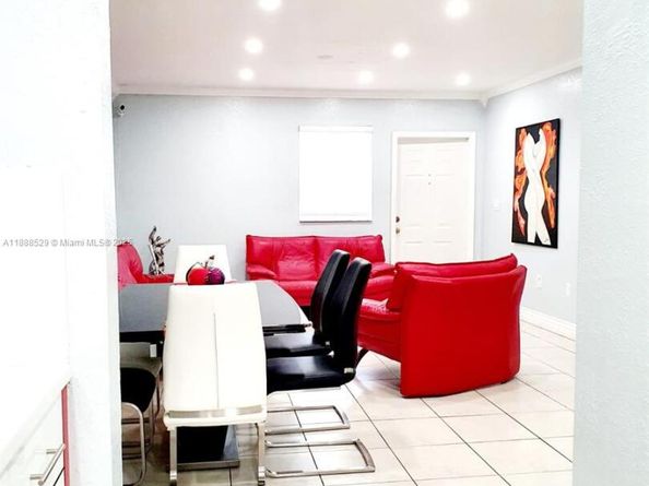 298 E 3rd St 102, Hialeah FL 33010