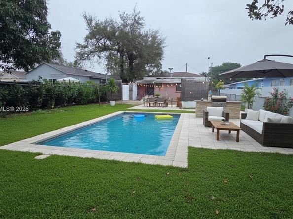 2764 NW 31st St, Miami FL 33142