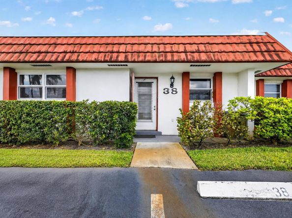 5800 W Fernley Dr Drive W 38, West Palm Beach FL 33415