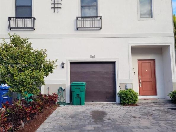 1161 SW 8th Ave, Florida City FL 33034