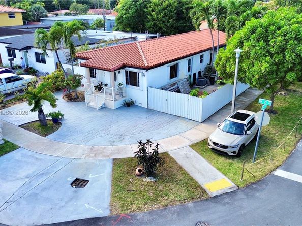 300 SW 71st Ave, Miami FL 33144