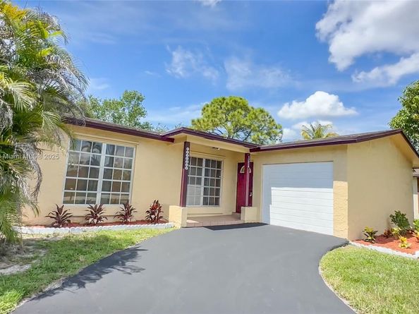 12020 NW 34th Pl, Sunrise FL 33323