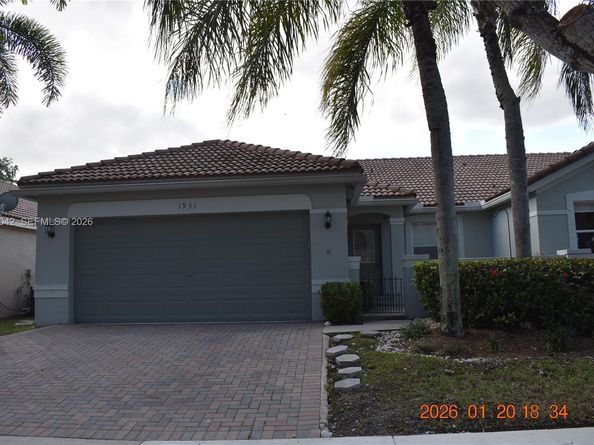 Undisclosed Address #A11947042, Weston FL 33327