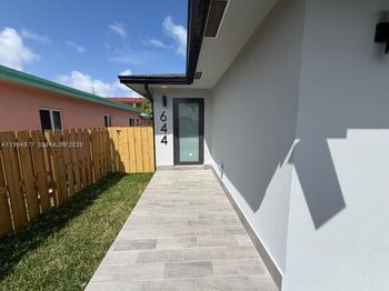 644 NW 6th Ct