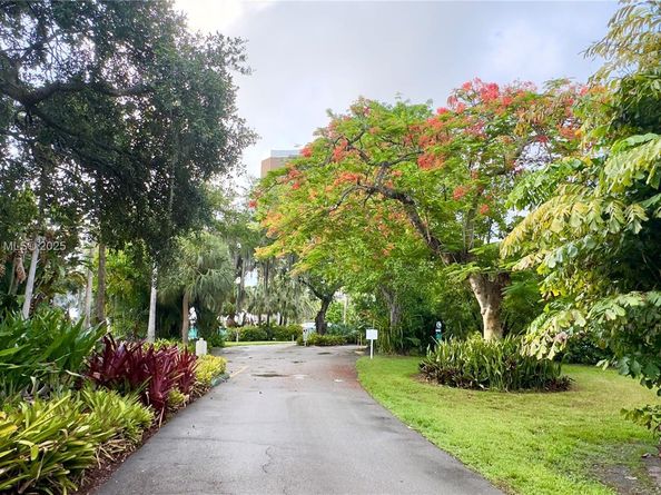 770 NE 69th St 2E, Miami FL 33138