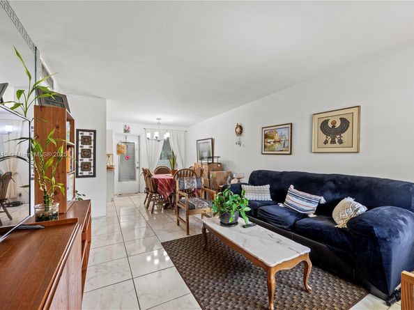 2320 Jackson St 6, Hollywood FL 33020