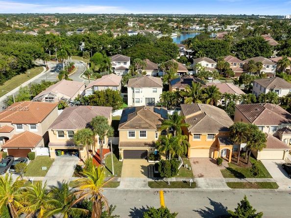 15887 NW 4th Ct, Pembroke Pines FL 33028