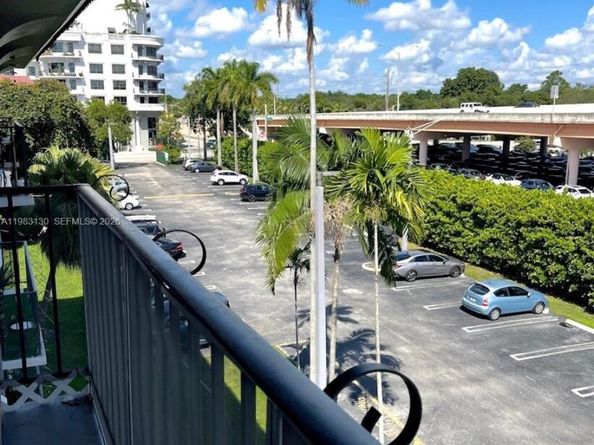 8107 SW 72nd Ave 423E, Miami FL 33143
