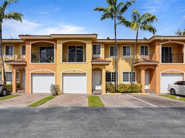 330 SW 2nd Ave 3, Hallandale Beach FL 33009