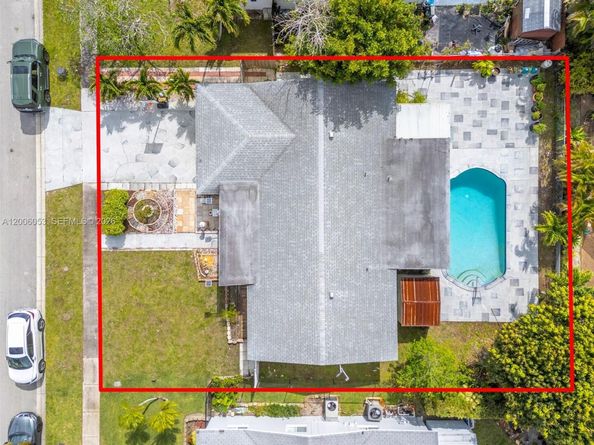 6534 NW 2nd St, Margate FL 33063